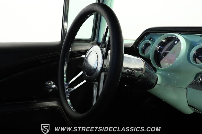 Chevrolet-Bel-air-1957-Light-Green-Black-7