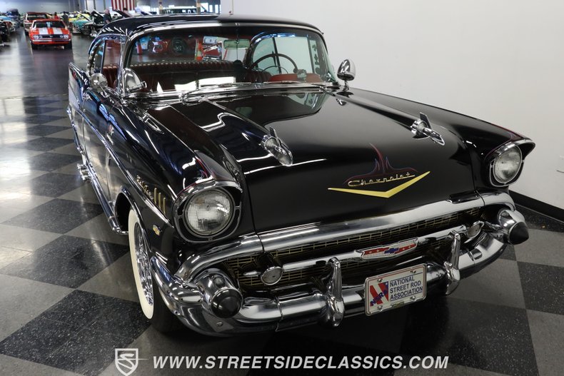Chevrolet-Bel-air-1957-Onyx-Black-Dark-Red-26