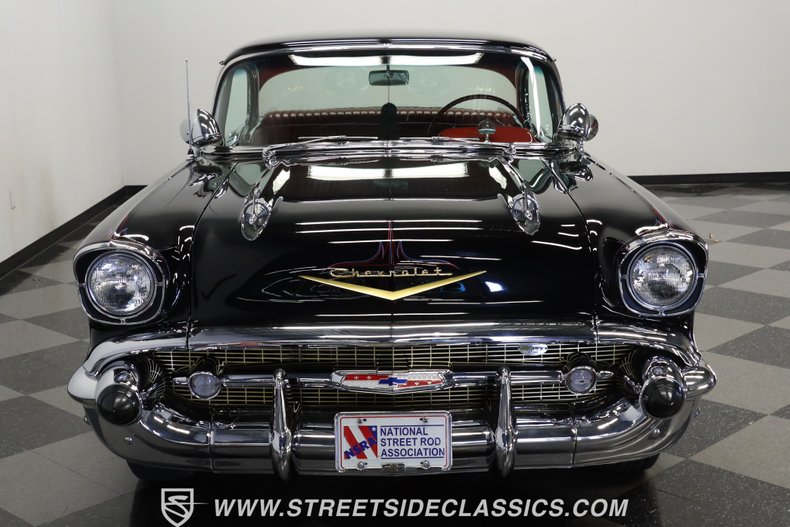 Chevrolet-Bel-air-1957-Onyx-Black-Dark-Red-27