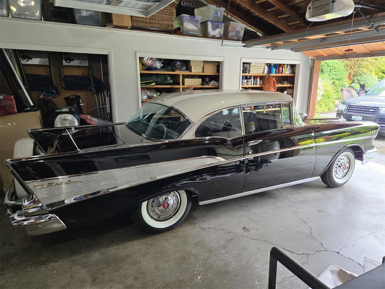 Chevrolet-Bel-air-1957-Onyx-Black-and-ivory-Silver-2