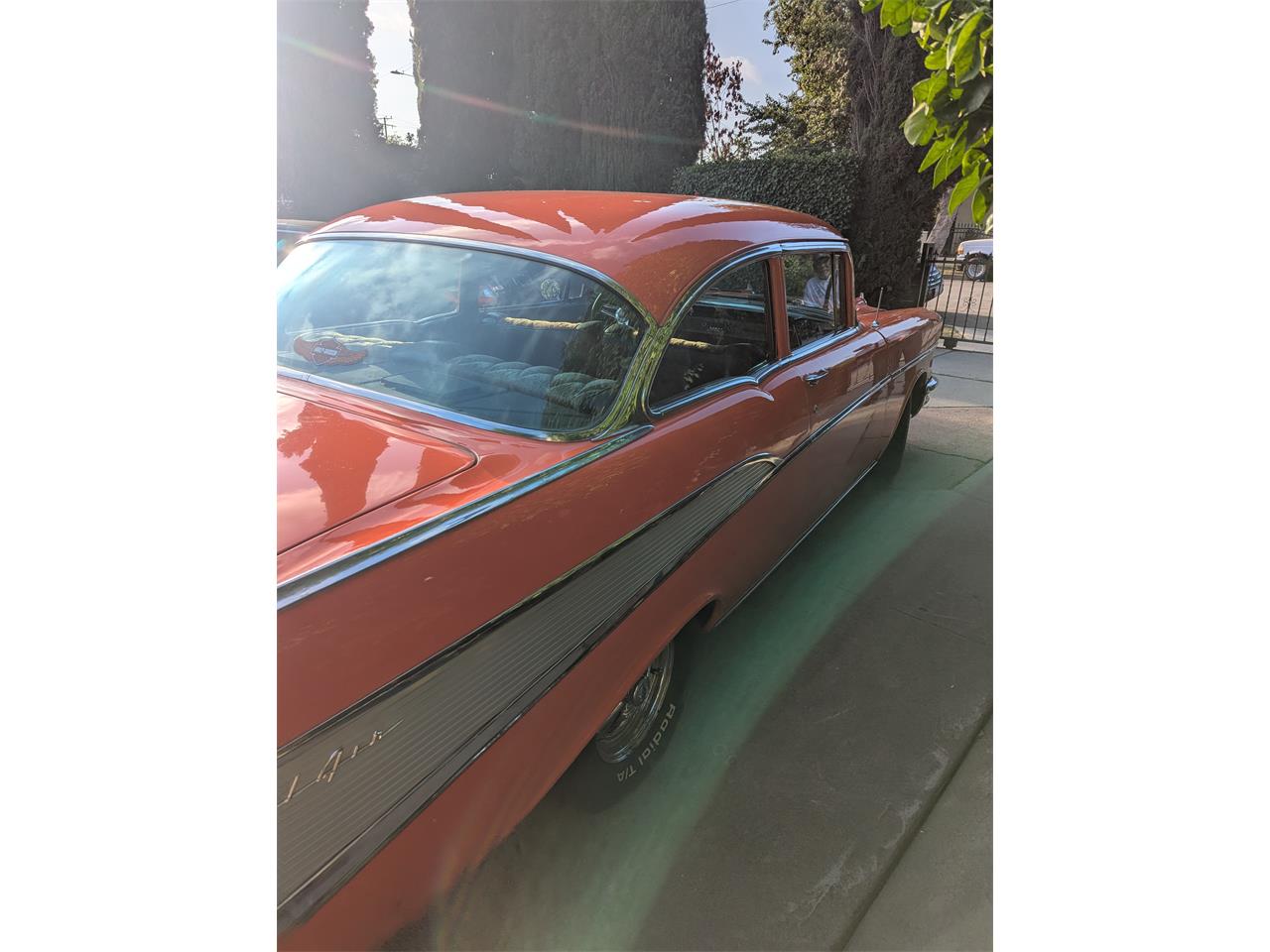 Chevrolet-Bel-air-1957-Orange-Burgundy-3