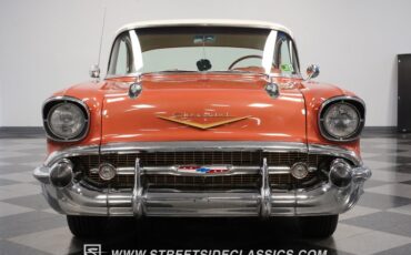 Chevrolet-Bel-air-1957-Sierra-Gold-Cream-28