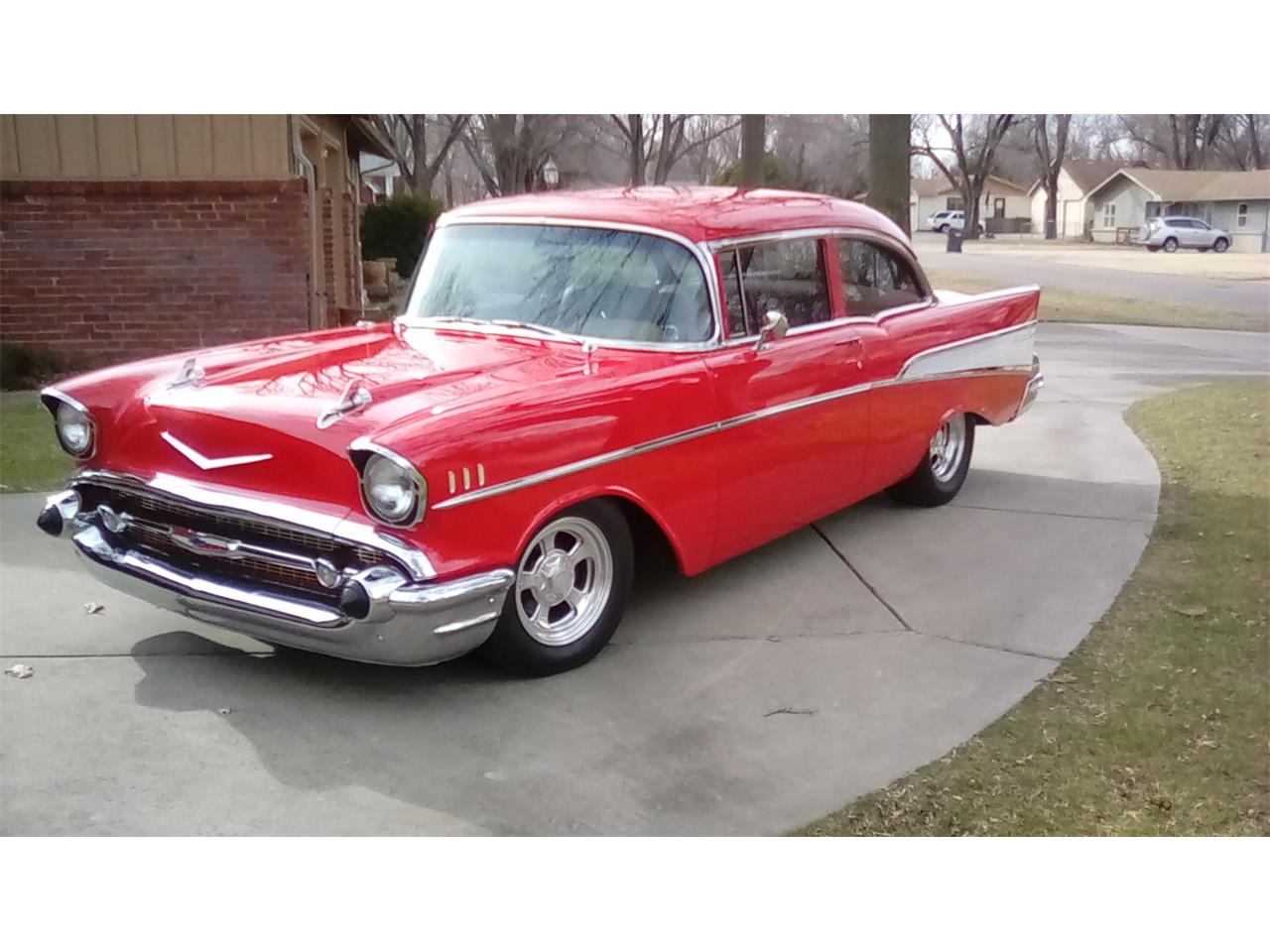 Chevrolet-Bel-air-1957-VIPER-RED-TAN-2