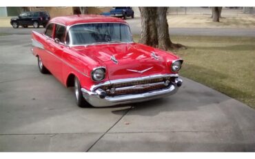 Chevrolet-Bel-air-1957-VIPER-RED-TAN