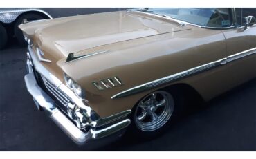 Chevrolet-Bel-air-1958-Anniv.-Gold-amp-White-Gold-Cloth-amp-Vinyl-1