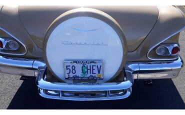 Chevrolet-Bel-air-1958-Anniv.-Gold-amp-White-Gold-Cloth-amp-Vinyl-10