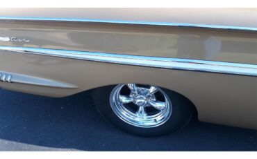 Chevrolet-Bel-air-1958-Anniv.-Gold-amp-White-Gold-Cloth-amp-Vinyl-16