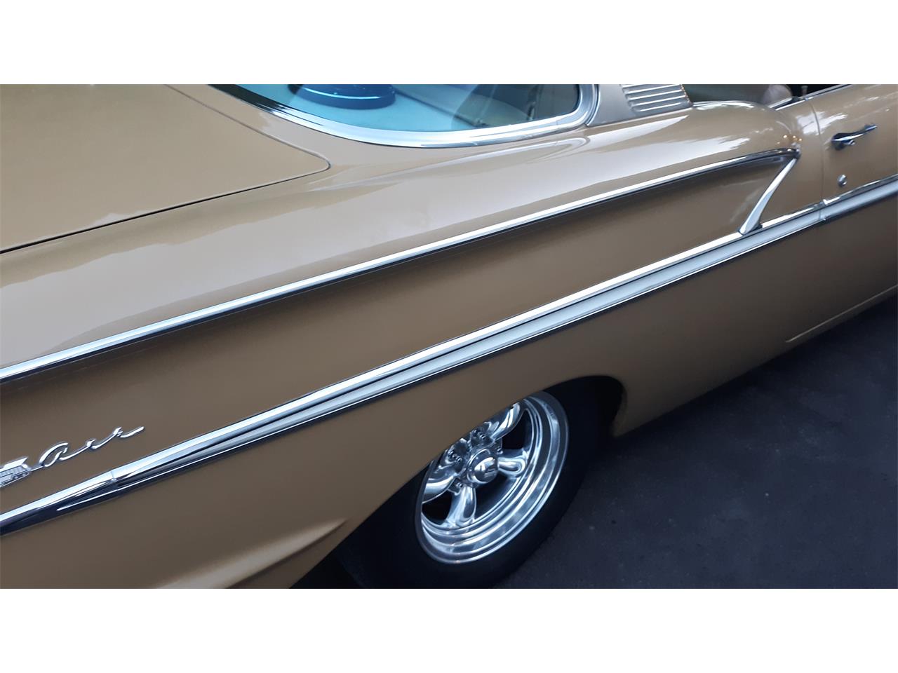 Chevrolet-Bel-air-1958-Anniv.-Gold-amp-White-Gold-Cloth-amp-Vinyl-19