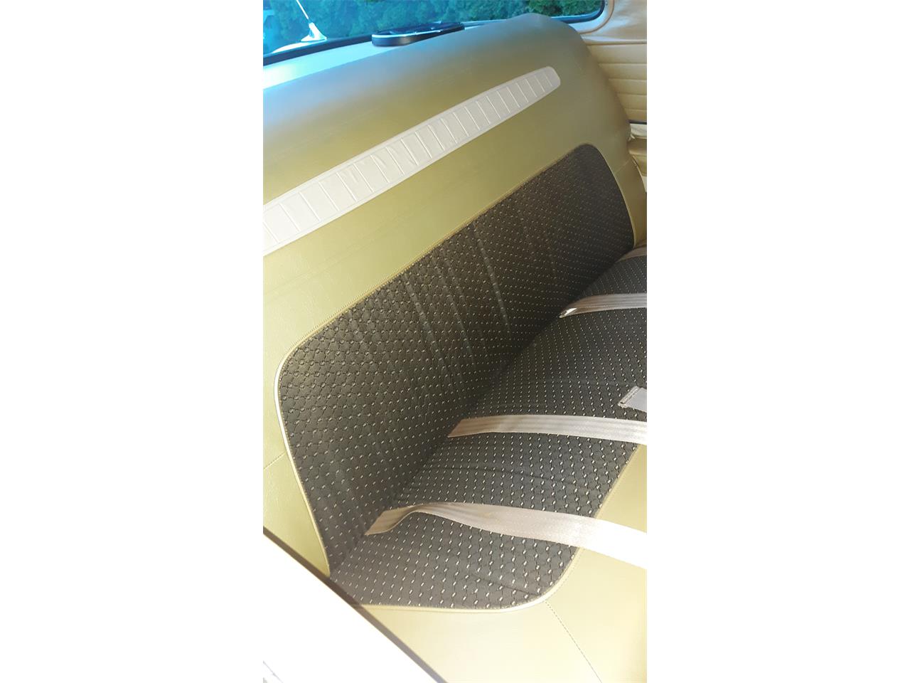 Chevrolet-Bel-air-1958-Anniv.-Gold-amp-White-Gold-Cloth-amp-Vinyl-2