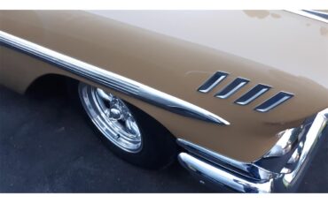Chevrolet-Bel-air-1958-Anniv.-Gold-amp-White-Gold-Cloth-amp-Vinyl-26