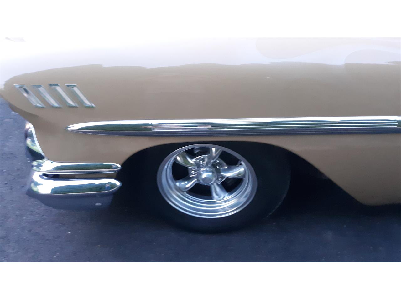 Chevrolet-Bel-air-1958-Anniv.-Gold-amp-White-Gold-Cloth-amp-Vinyl-29