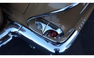 Chevrolet-Bel-air-1958-Anniv.-Gold-amp-White-Gold-Cloth-amp-Vinyl-32