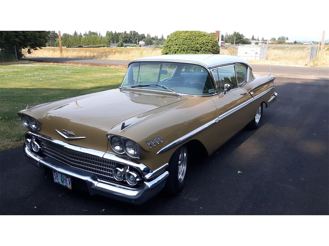 Chevrolet-Bel-air-1958-Anniv.-Gold-amp-White-Gold-Cloth-amp-Vinyl-33