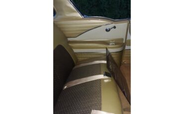 Chevrolet-Bel-air-1958-Anniv.-Gold-amp-White-Gold-Cloth-amp-Vinyl-35