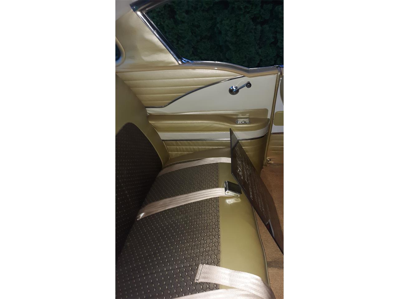 Chevrolet-Bel-air-1958-Anniv.-Gold-amp-White-Gold-Cloth-amp-Vinyl-35