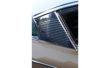 Chevrolet-Bel-air-1958-Anniv.-Gold-amp-White-Gold-Cloth-amp-Vinyl-36