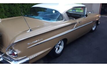 Chevrolet-Bel-air-1958-Anniv.-Gold-amp-White-Gold-Cloth-amp-Vinyl