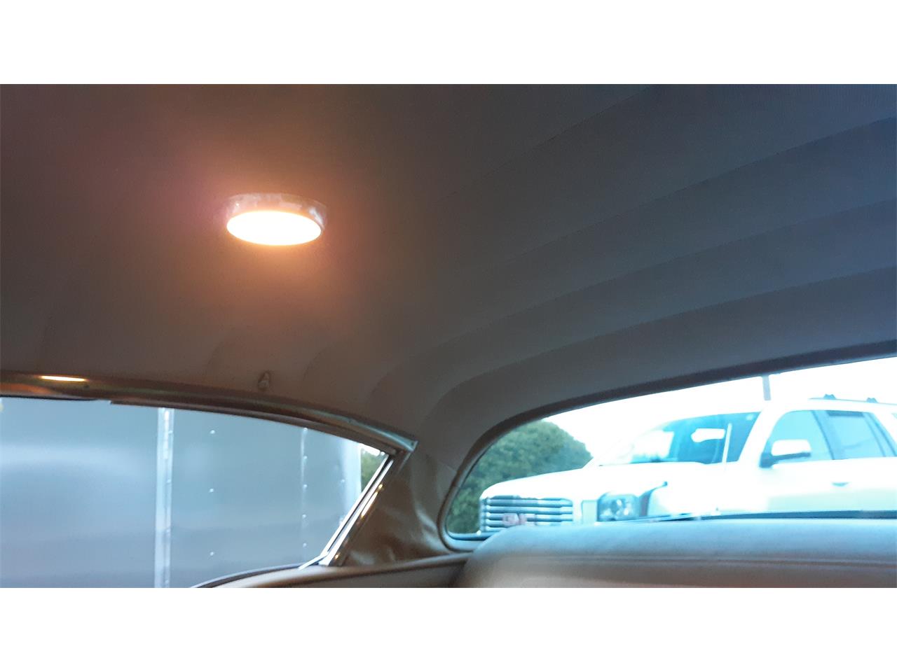 Chevrolet-Bel-air-1958-Anniv.-Gold-amp-White-Gold-Cloth-amp-Vinyl-38