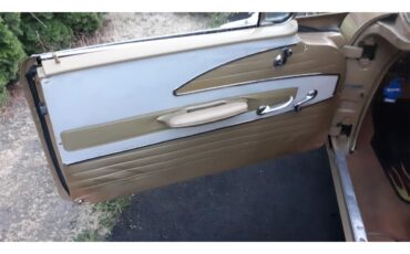 Chevrolet-Bel-air-1958-Anniv.-Gold-amp-White-Gold-Cloth-amp-Vinyl-39