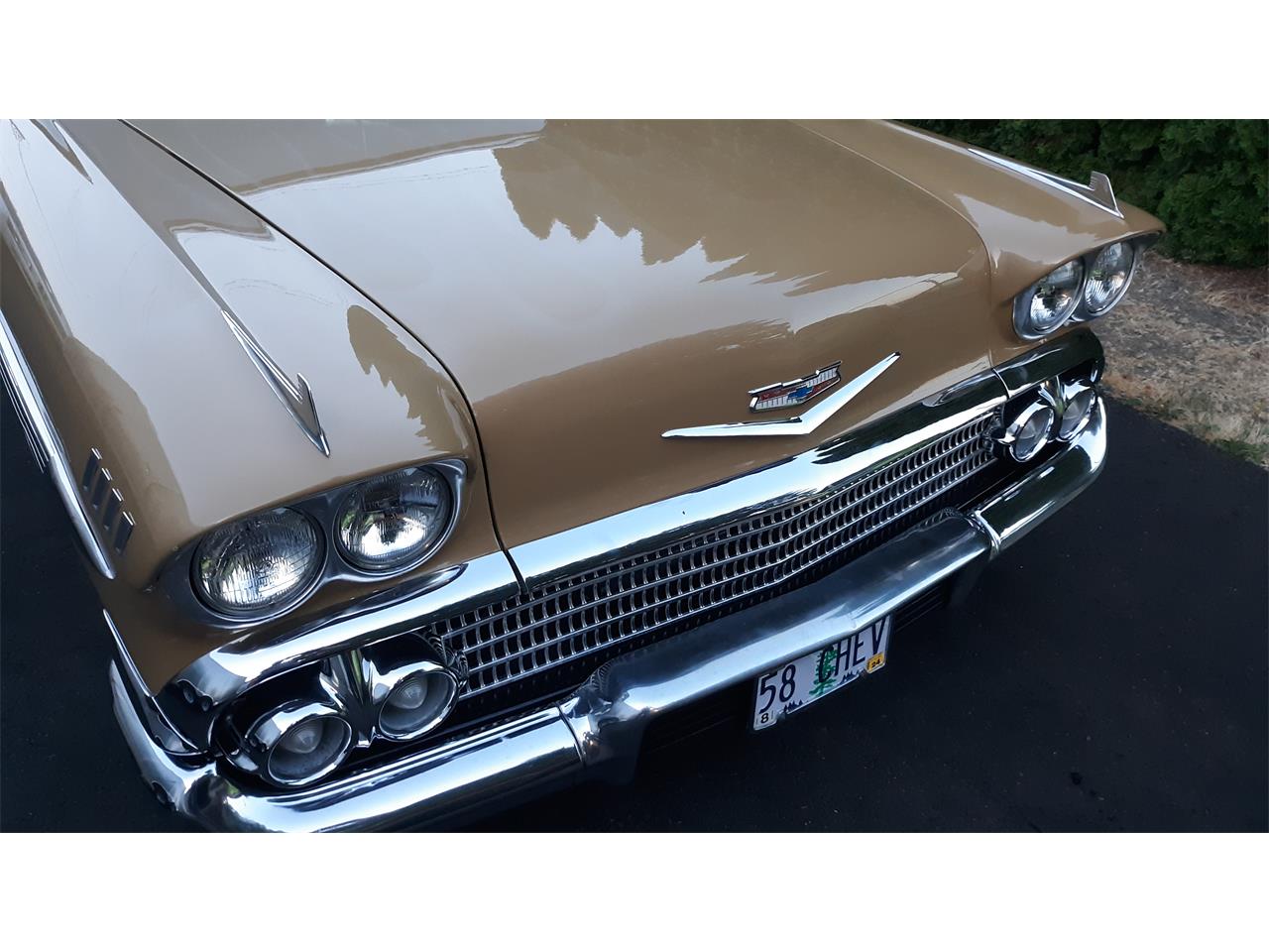 Chevrolet-Bel-air-1958-Anniv.-Gold-amp-White-Gold-Cloth-amp-Vinyl-5