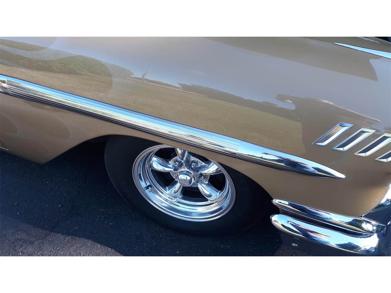 Chevrolet-Bel-air-1958-Anniv.-Gold-amp-White-Gold-Cloth-amp-Vinyl-7