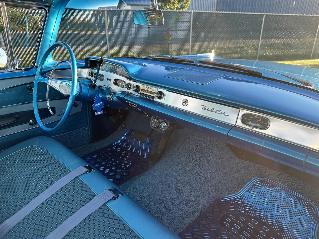 Chevrolet-Bel-air-1958-BlueWhite-Blue-3