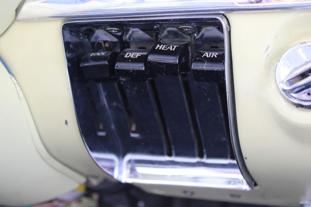 Chevrolet-Bel-air-1960-Yellow-White-4