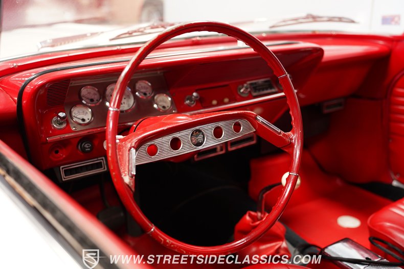 Chevrolet-Bel-air-1961-White-Red-38