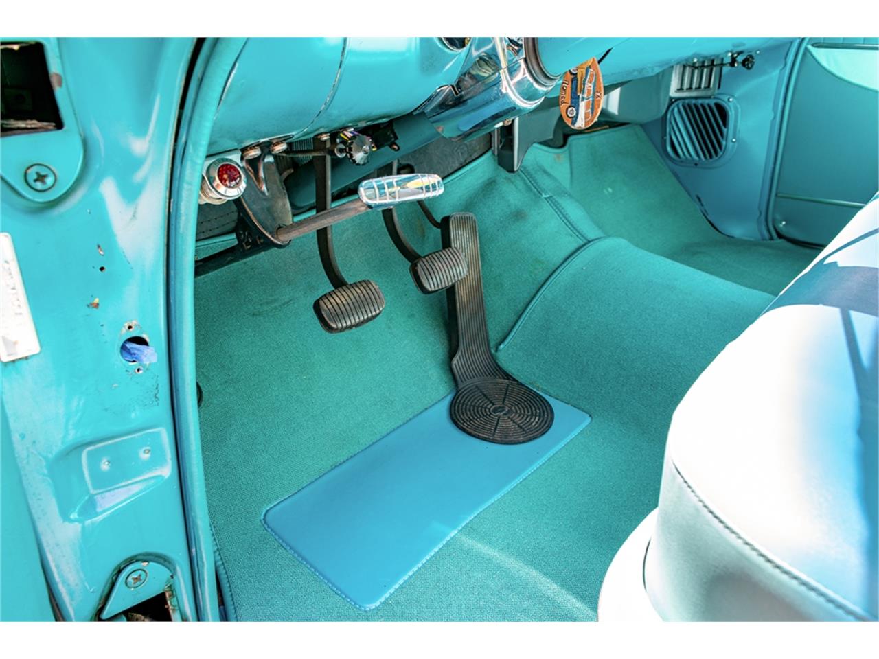 Chevrolet-Bel-air-nomad-1956-India-IvoryTwilight-Turquoise-GrayTurquoise-39