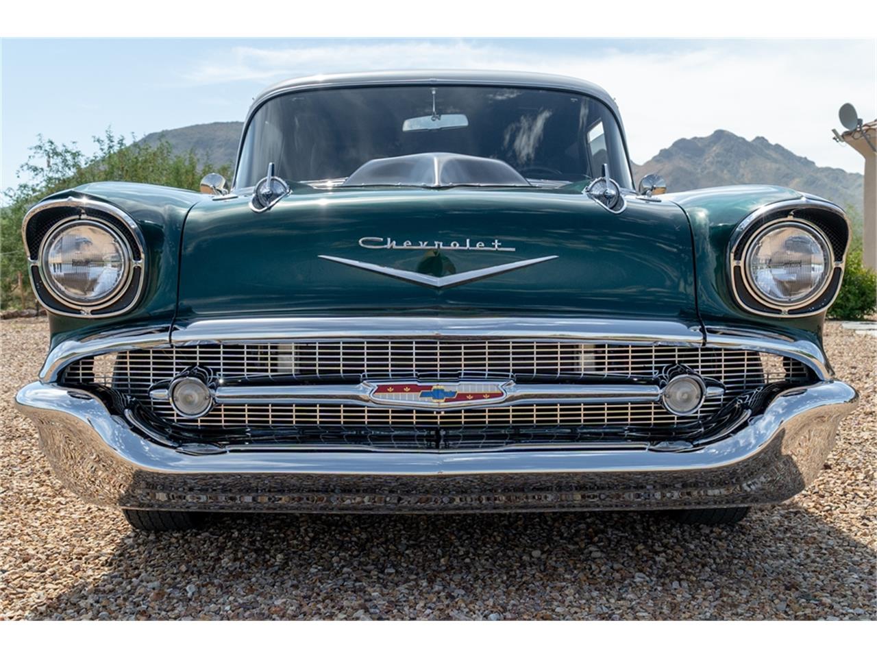 Chevrolet-Bel-air-wagon-1957-Hunter-Green-White-Black-30