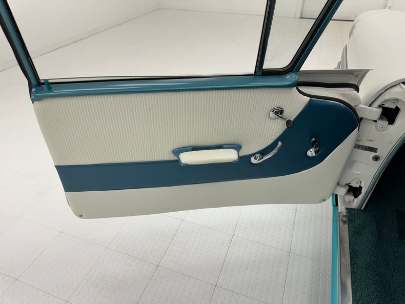 Chevrolet-Biscayne-1958-Tropic-Turquoise-Light-Blue-31
