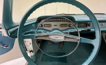 Chevrolet-Biscayne-1958-Tropic-Turquoise-Light-Blue-39