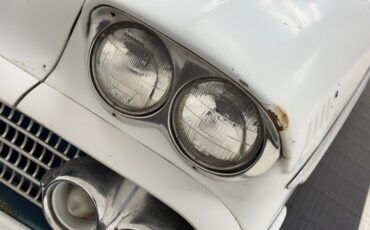 Chevrolet-Biscayne-1958-White-Blue-1