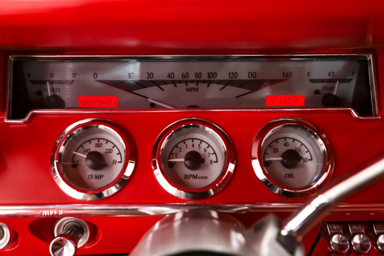 Chevrolet-Biscayne-1961-Ravishing-Red-Red-21