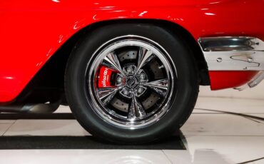 Chevrolet-Biscayne-1961-Ravishing-Red-Red-42