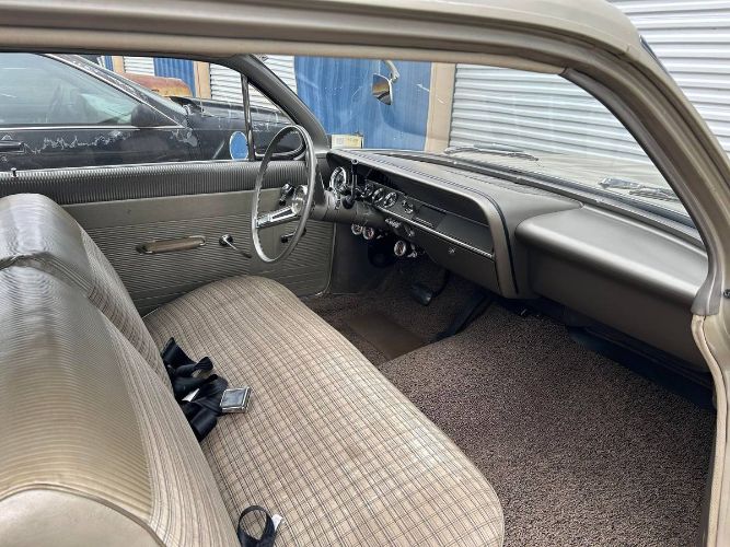 Chevrolet-Biscayne-1962-12