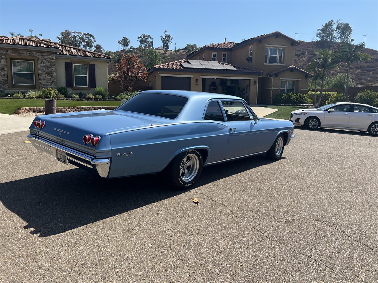 Chevrolet-Biscayne-1965-Blue-Tan