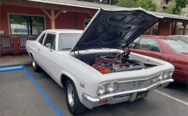 Chevrolet-Biscayne-1966-White-Black-1