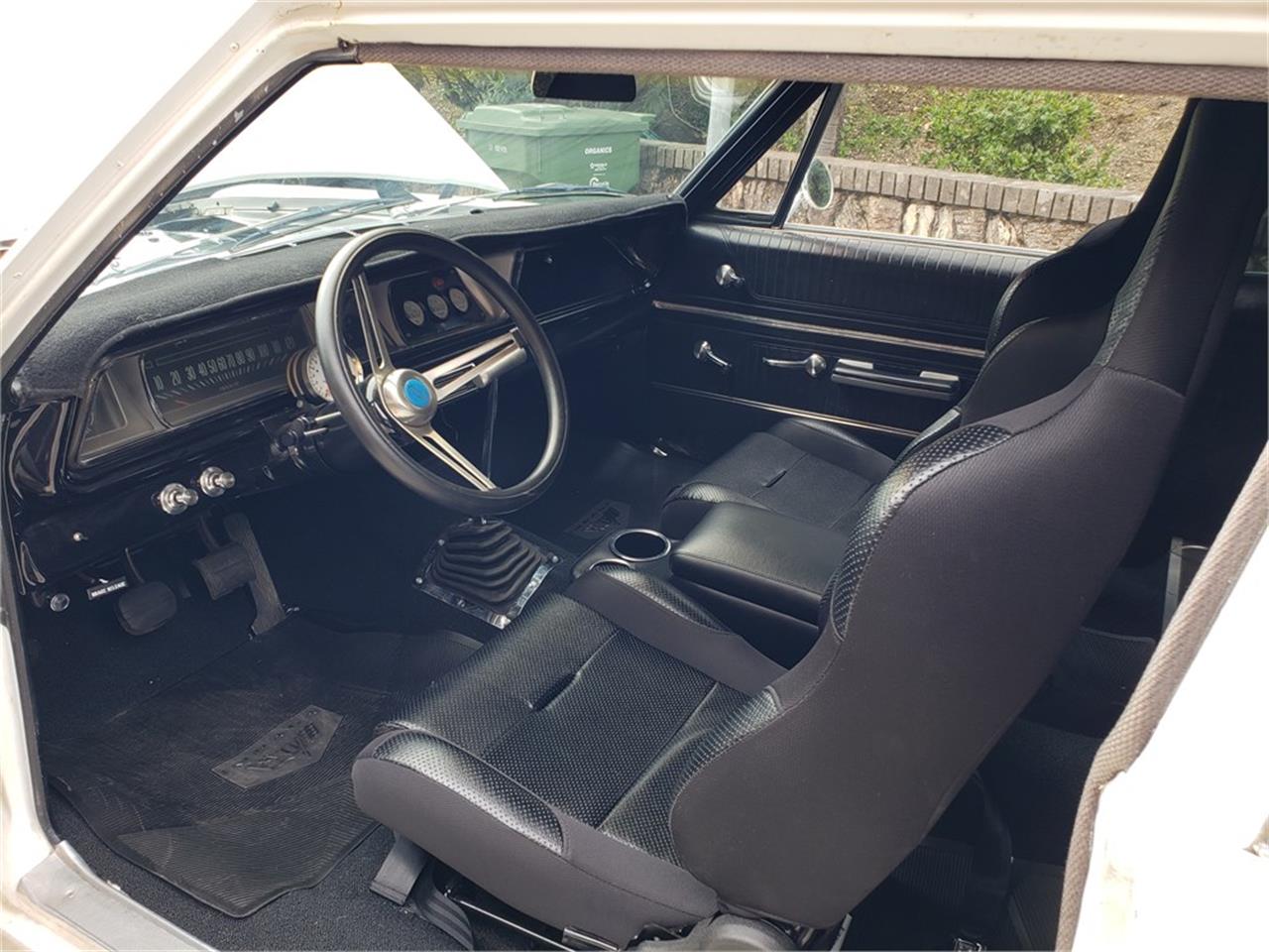 Chevrolet-Biscayne-1966-White-Black-11