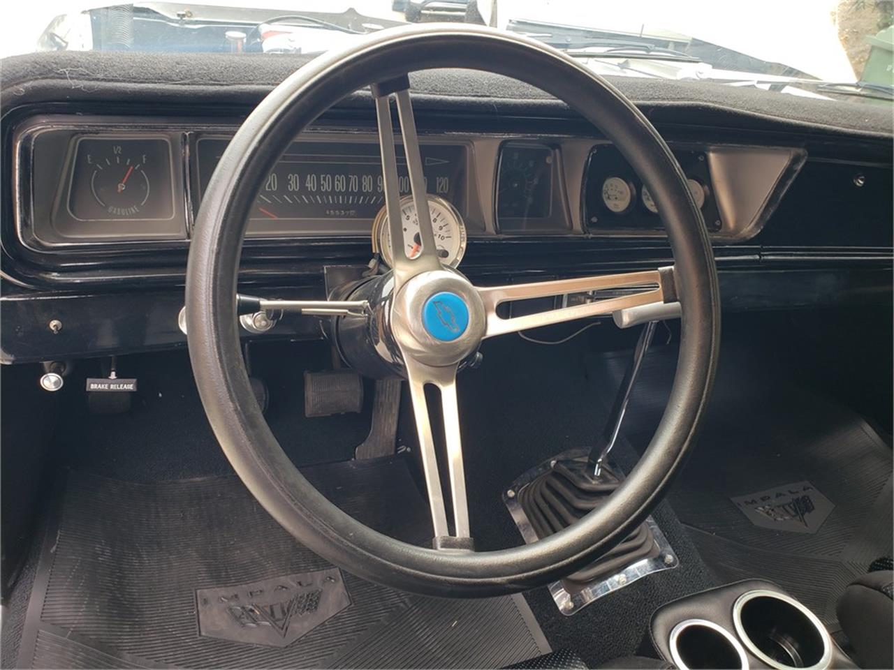Chevrolet-Biscayne-1966-White-Black-13