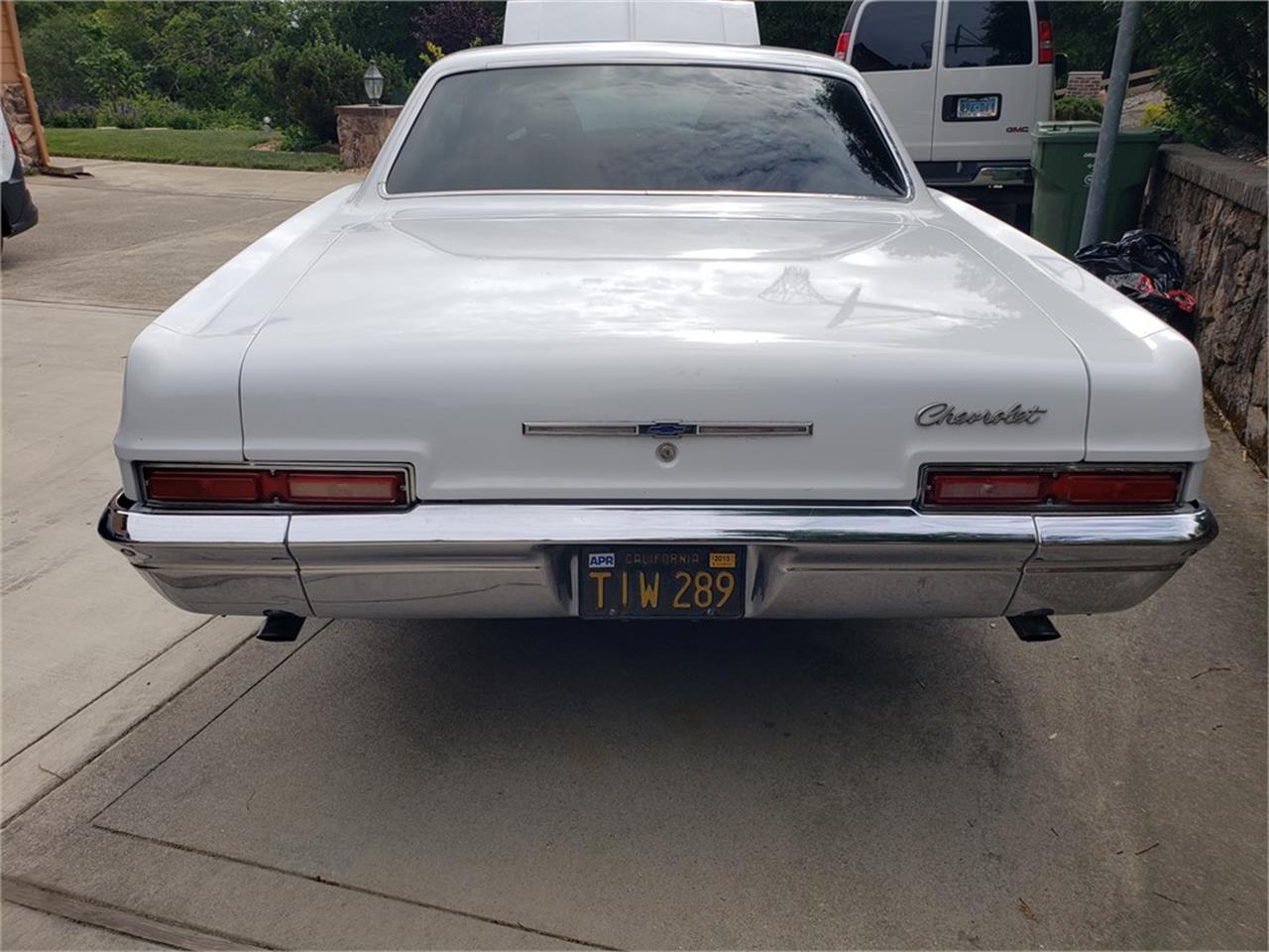 Chevrolet-Biscayne-1966-White-Black-16