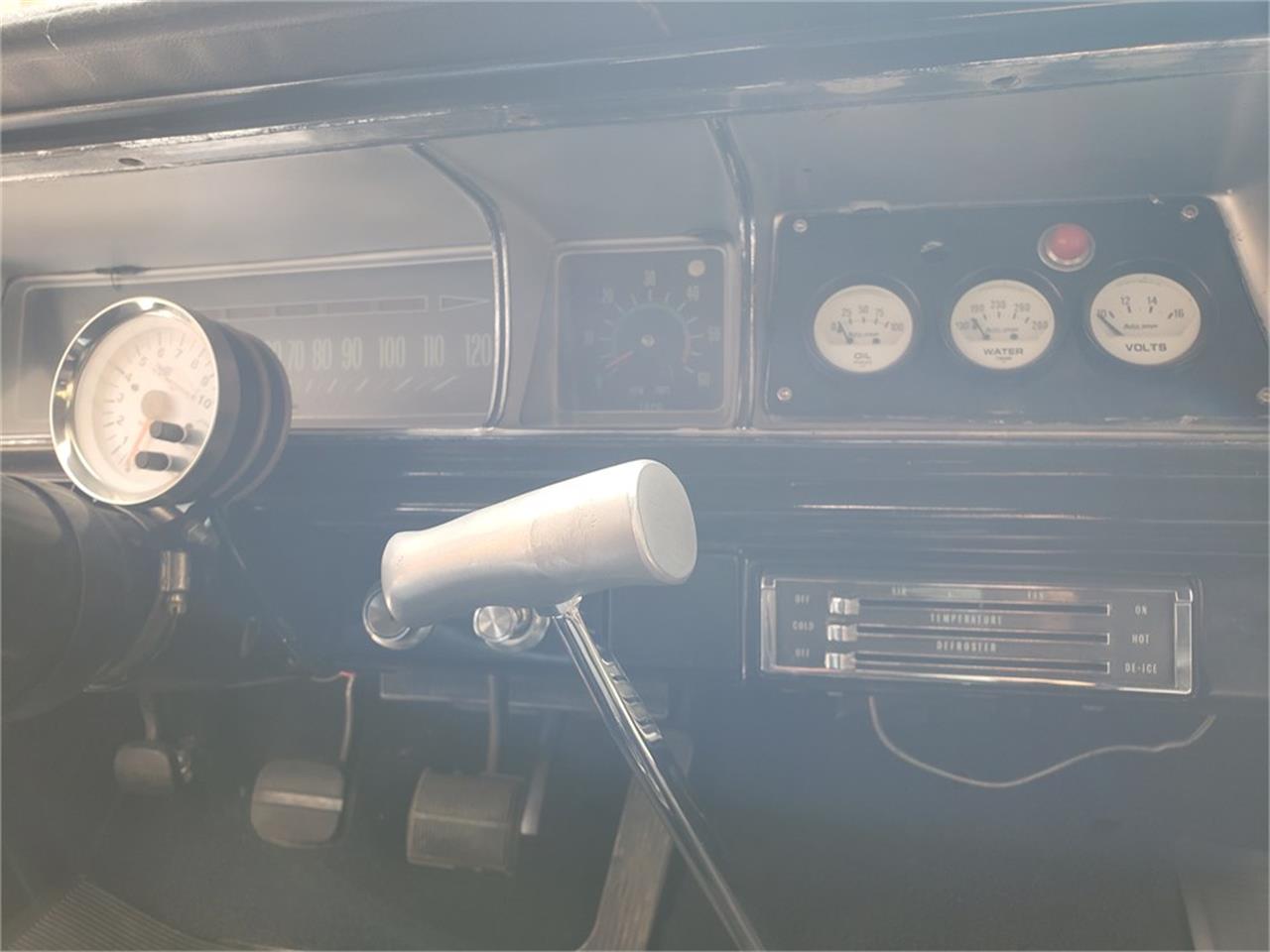 Chevrolet-Biscayne-1966-White-Black-18