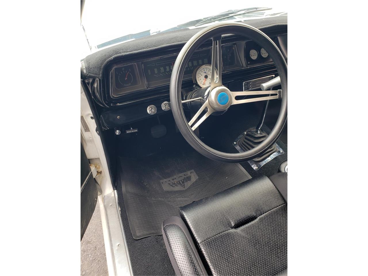 Chevrolet-Biscayne-1966-White-Black-19