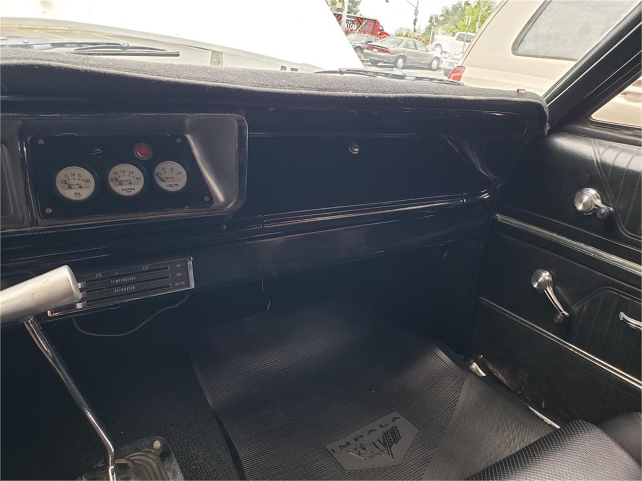 Chevrolet-Biscayne-1966-White-Black-20