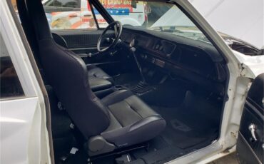 Chevrolet-Biscayne-1966-White-Black-24
