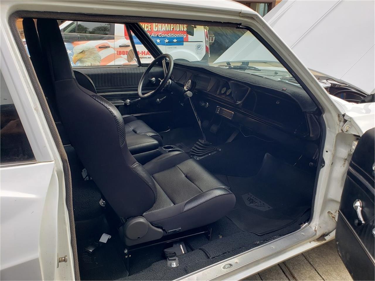 Chevrolet-Biscayne-1966-White-Black-24