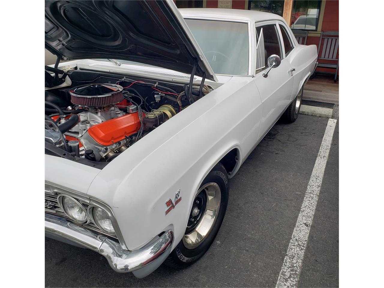 Chevrolet-Biscayne-1966-White-Black-28