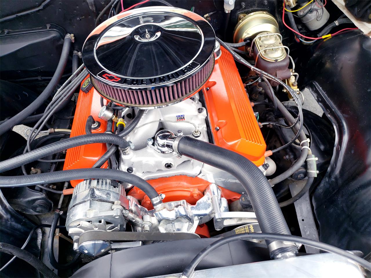 Chevrolet-Biscayne-1966-White-Black-31