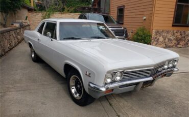 Chevrolet-Biscayne-1966-White-Black
