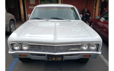 Chevrolet-Biscayne-1966-White-Black-5